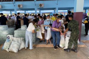 ร.13 พัน.3 สนับสนุนกำลังพลเพื่อช่วยงาน​ มอบสิ่งอุปโภคบริโภค โรงเรียนบ้านหนองแก่งทราย จังหวัดบึงกาฬ