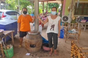 ร้อยเอ็ด-(ชมคลิป) ก๋วยเตี๋ยวอบโอ่งแปลกอร่อยสู้ภัยโควิด -19