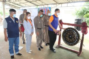 ศรีสะเกษ !! สภ.กันทรลักษ์เปิดโครงการชุมชนยั่งยืนแก้ปัญหายาเสพติดแบบครบวงจรบ้านกระบี่ อ.กันทรลักษ์